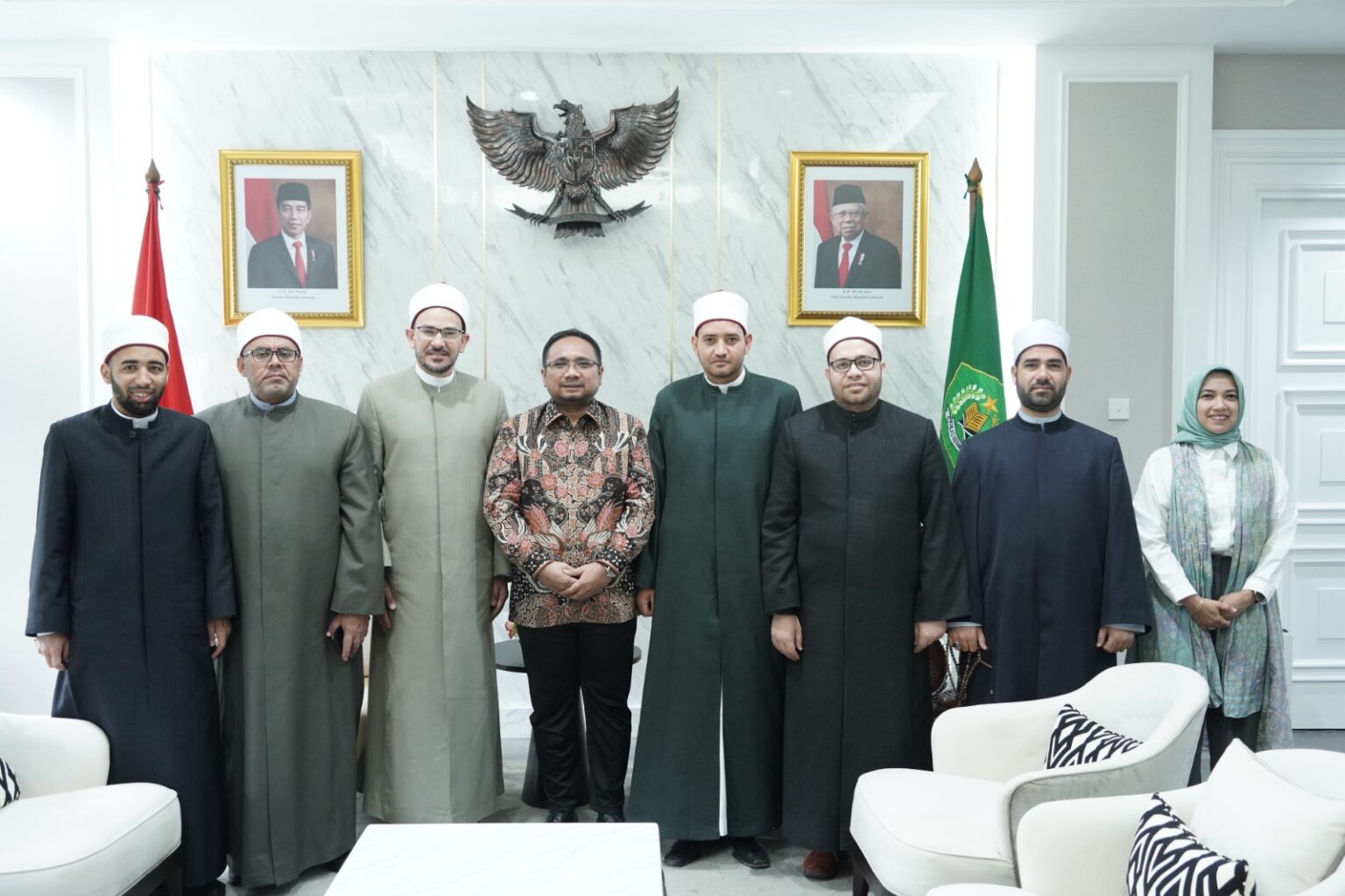 Menag Yaqut Cholil Qoumas menyambut enam dai dari Al-Azhar Asy-Syarif, Kairo Mesir untuk program syiar Ramadhan 2024 M. (Sumber: Kemenag)