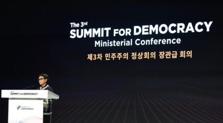 Di KTT Demokrasi Seoul, Menlu RI Suarakan Dukungan untuk Gaza