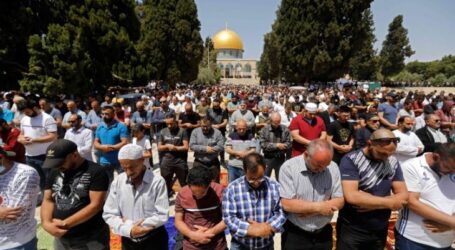Di Tengah Hambatan Israel, Ribuan Jamaah Shalat Jumat di Masjid Al-Aqsa