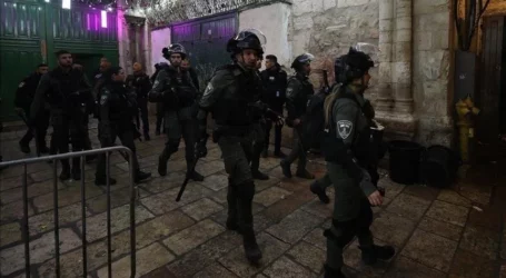 Malam Pertama Itikaf, Pasukan Israel Serang Jamaah Masjid Al-Aqsa