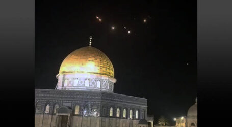 Viral Video Rudal-Rudal Iran Melintasi Al-Aqsa Serang Israel