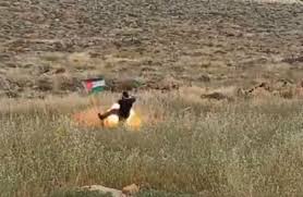 Viral Video Pemukim Yahudi Tendang Bendera Palestina Berisi Bom