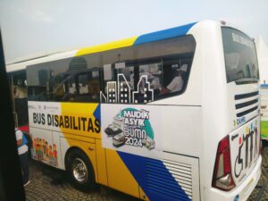 Bus mudik gratis 2024 untuk penyandang disabilitas yang disediakan Jasa Raharja. (Foto: Aliya/ MINA)