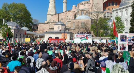 Padati Masjid Hagia Sophia, Puluhan Ribu Massa Tuntut Hentikan Genosida