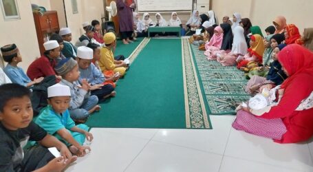 Ramadhan Berkah, DKM Mushollah Al-Jamaah Jakut Adakan Santunan Anak Yatim