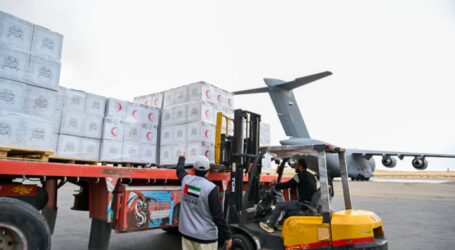 ‘Burung Kebaikan’ UEA Lancarkan Misi Penerjunan Bantuan Kemanusiaan ke-33 di Gaza Utara