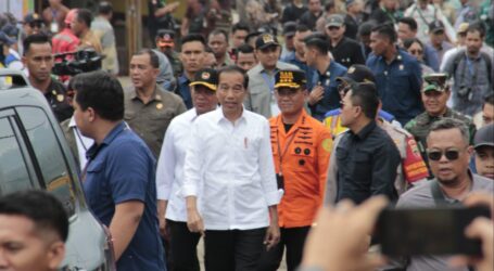 Jokowi Tinjau Lokasi Banjir Bandang Sumatera Barat