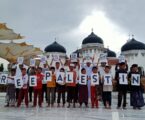 Santri dan Warga Aceh Lakukan Aksi Bela Palestina  di Masjid Raya Baiturrahman