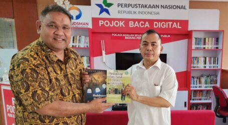 Dua Buku Teguh Santosa Lengkapi Pojok Baca Digital PWI