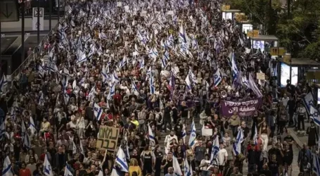 Ratusaan Warga Israel Tuntut Pembebasan Sandera