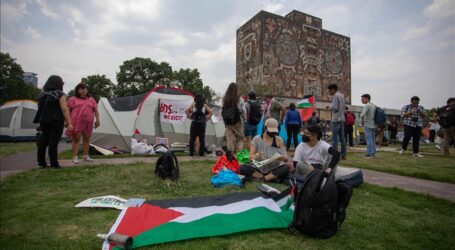 Mahasiswa Meksiko Bangun Tenda dan Kibarkan Bendera Palestina di Universitas