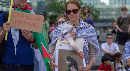 Pawai Ibu-ibu di Belanda untuk Para Wanita Palestina