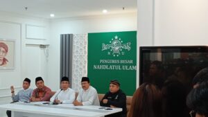 Ketua Umum PBNU KH Yahya Cholil Staquf melakukan konferensi pers di Jakarta, Selasa (16/7) (foto: Sajadi/MINA)