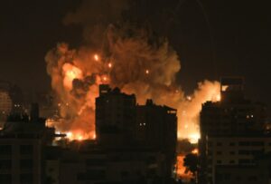 Israel Lanjutkan Serangan Udara di Gaza, Puluhan Warga Palestina Syahid (foto: Wafa)