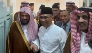 Imam Besar Masjid Nabawi Syeikh Ahmad bin ali Al-Hudzaifi bertemu dengan Ketua Umum (Ketum) Pengurus Besar Nahdlatul Ulama (PBNU) KH Yahya Cholil Staquf di Jakarta, Rabu (9/10/2024).(Foto: NUonline)