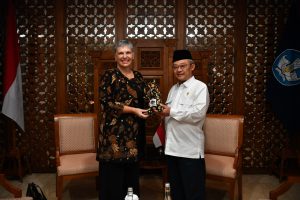 Menteri Pendidikan Dasar dan Menengah (Mendikdasmen), Abdul Mu’ti, menerima kunjungan dari Duta Besar Australia untuk Indonesia, Penny Williams pada Jumat (8/11/204) (foto: BKHM Kemendikbud Ristek)