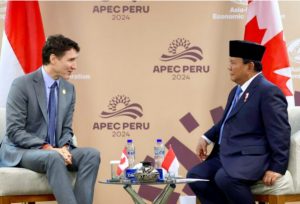 Presiden Republik Indonesia, Prabowo Subianto, melakukan pertemuan bilateral dengan Perdana Menteri Kanada, Justin Trudeau, di sela-sela KTT APEC yang berlangsung di Lima Convention Center (LCC), Peru, Jumat (15/11/2024). (Foto: BPMI Setpres/Rian)