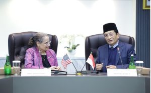 Menag bersama Duta Besar Amerika Serikat untuk Indonesia Kamala S. Lakhdhir (foto: Kemenag RI)