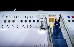 Presiden Prancis Emmanuel Macron Tiba di Jakarta, Apresiasi Keindahan Indonesia (foto: BPMI Setpres)