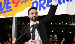 Zohran Kwame Mamdani Berpeluang Jadi Wali Muslim Pertama di Kota New York (foto: Al Jazeera)