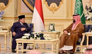 Presiden Republik Indonesia (RI) Prabowo Subianto dan Putra Mahkota sekaligus Perdana Menteri Arab Saudi, Pangeran Mohammed bin Salman bin Abdulaziz Al Saud (MBS) (foto: Kemsesneg RI)
