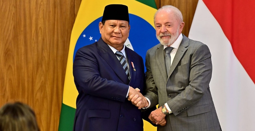 Presiden Republik Indonesia (RI) Prabowo Subianto melakukan pertemuan bilateral dengan Presiden Brasil, Luiz Inácio Lula da Silva, Rabu (9/7/2025), di Istana Planalto, Brasilia (foto: Kemsesneg RI)