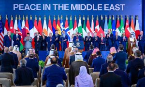 Presiden Republik Indonesia, Prabowo Subianto menghadiri Konferensi Tingkat Tinggi (KTT) Perdamaian Sharm El-Sheikh yang digelar di International Congress Centre, Sharm El-Sheikh, Republik Arab Mesir, pada Senin, 13 Oktober 2025. (Foto: BPMI Setpres)