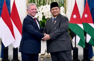 Raja Yordania Abdullah II ibn Al Hussein dan Presiden RI Prabowo Subianto (foto: BPMI Setpres)