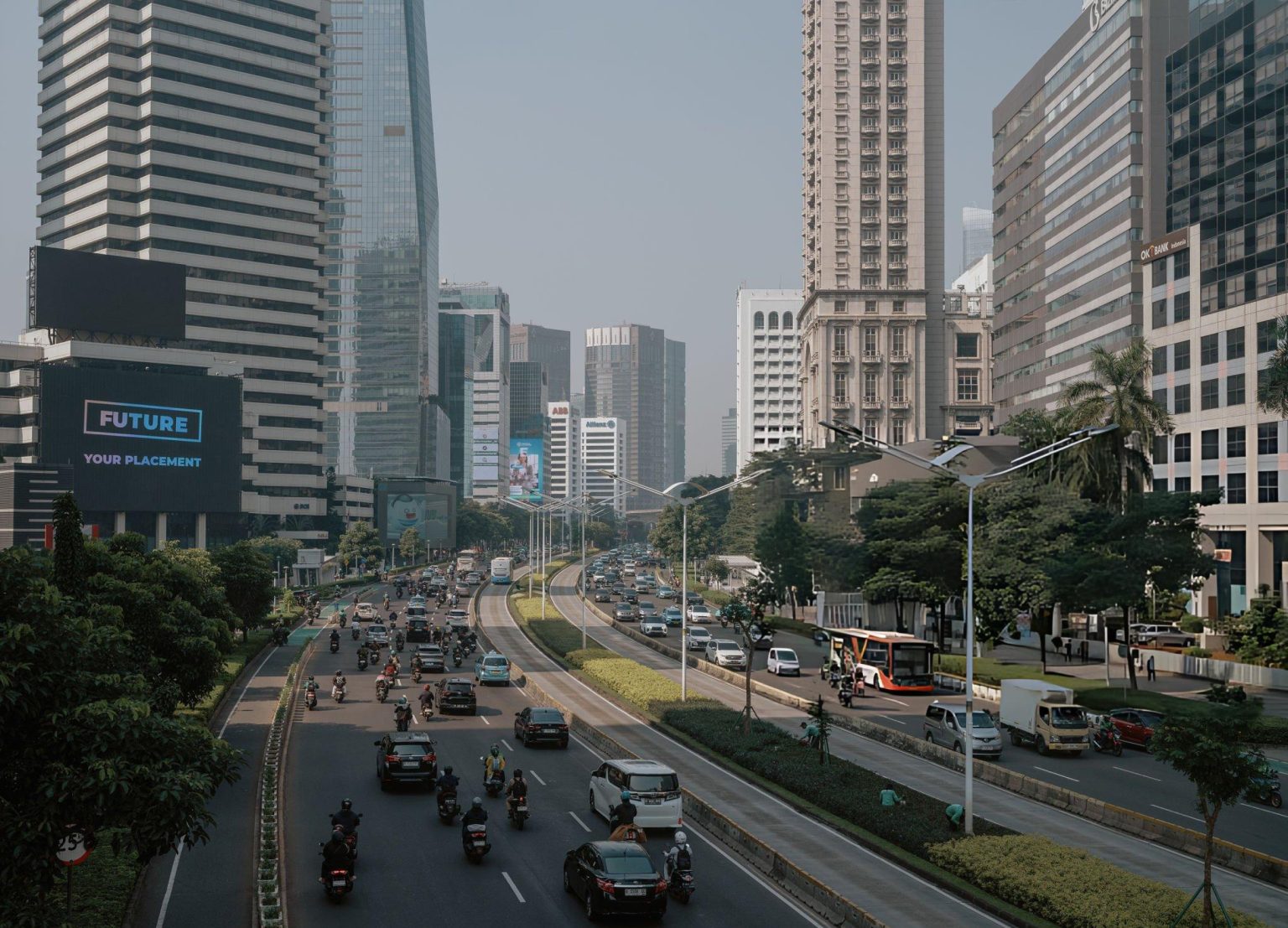 Kwalitas Udara Jakarta Capai Level Sedang, Warga Diminta Tetap Waspada Aktivitas Luar Ruangan