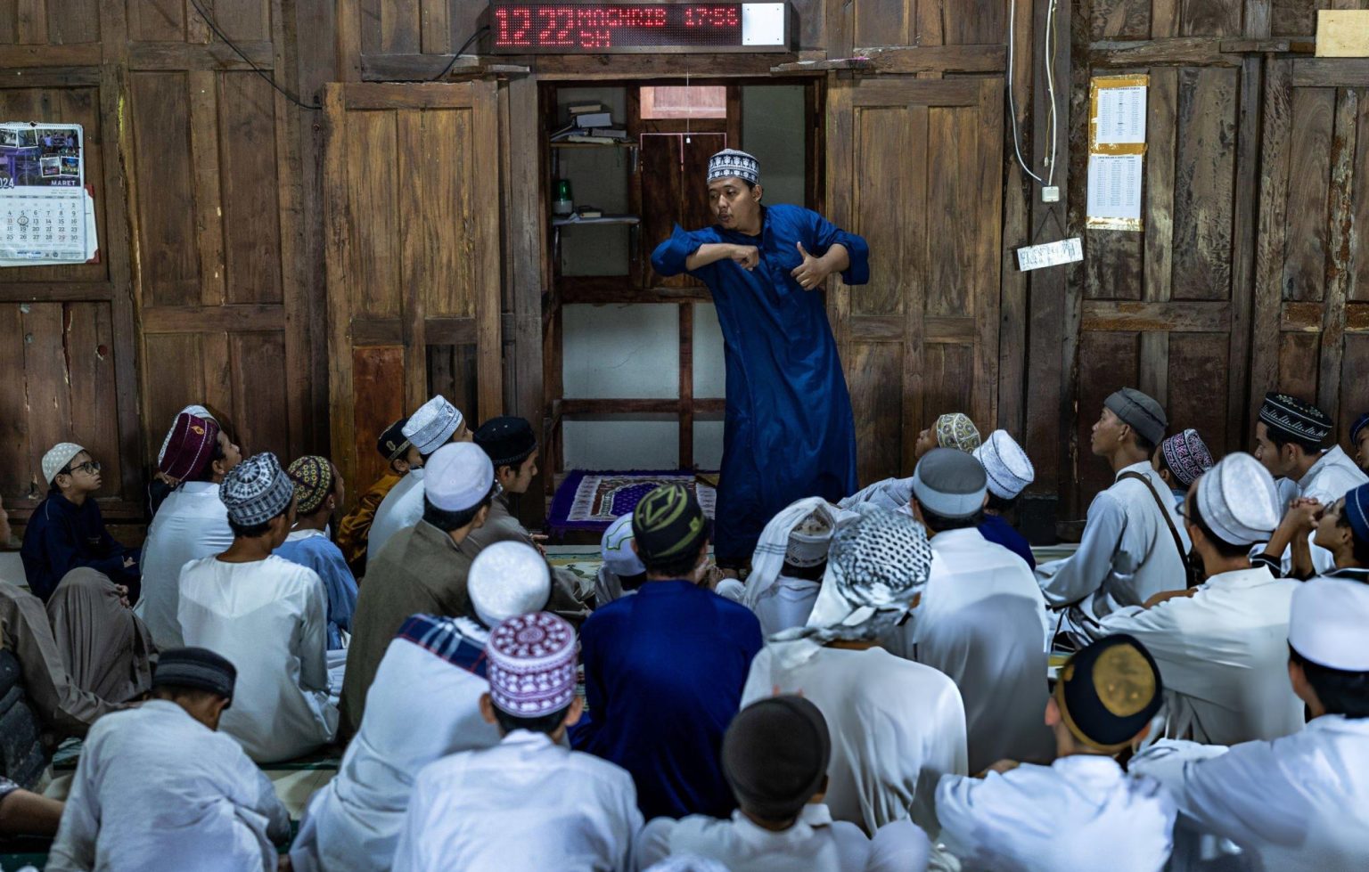 7 Kebiasaan Guru Hebat yang Selalu Dirindukan Murid