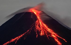 Badan Geologi Mencatat Indonesia Punya 127 Gunung Berapi Aktif