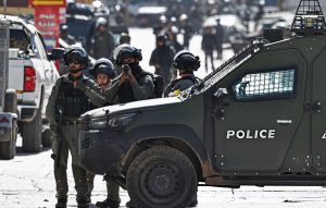 Zionis Lakukan Penggerebekan Besar-Besaran di Tepi Barat