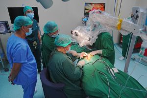 BAZNAS Bersama Assegaf Hamzah & Partners Bantu Pasien Operasi Koklea (foto: baznas RI)