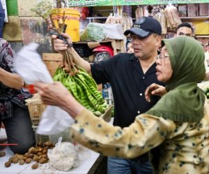 Gubernur Jawa Tengah, Ahmad Luthfi melakukan tinjauan ke Pasar Gede, Solo (foto: humas Pemprov Jateng)