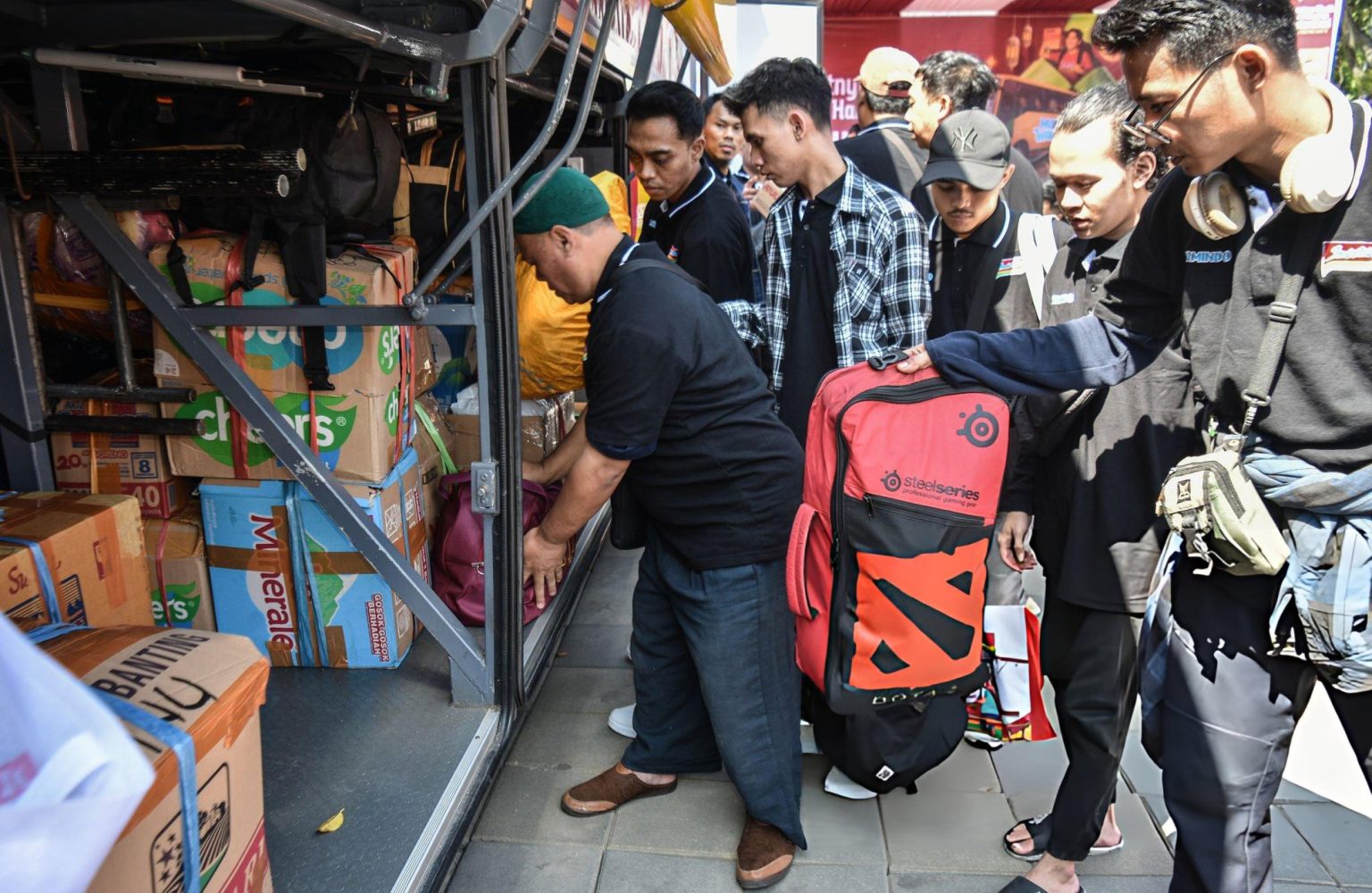 Ribuan Pemudik Mulai Padati Stasiun Pasar Senen Jakarta, Terbanyak Tujuan Jateng