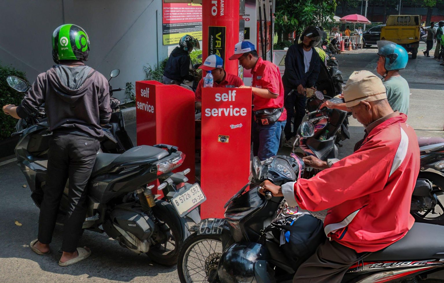 Menkeu: Pemerintah Tambah Subsidi BBM Rp100 Triliun untuk Redam Dampak Gejolak Global