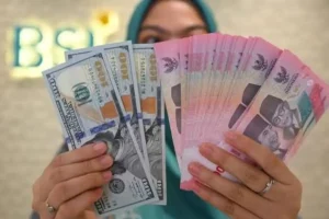Rupiah di Angka Rp17.577, Pasar Cermati Inflasi AS dan Konflik Timur Tengah