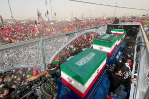 Warga Iran Serukan Pembalasan kepada AS atas Kematian Khamenei