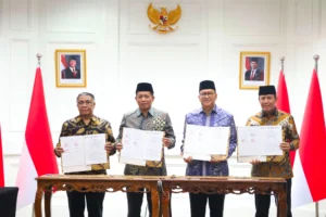 Pimpinan dari Badan Amil Zakat Nasional (BAZNAS) RI bersama BPI Danantara, Kementerian Koperasi, dan Masyarakat Ekonomi Syariah (MES) (foto: humas baznas)