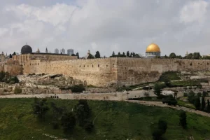 Khutbah Jumat: Kewajiban Menolong Warga Palestina yang Terjajah