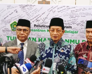 Ketua BAZNAS RI Sodik Mudjahid (kiri) dan Menteri Agama RI Nazaruddin Umar (kanan) (foto: Sajadi/MINA)